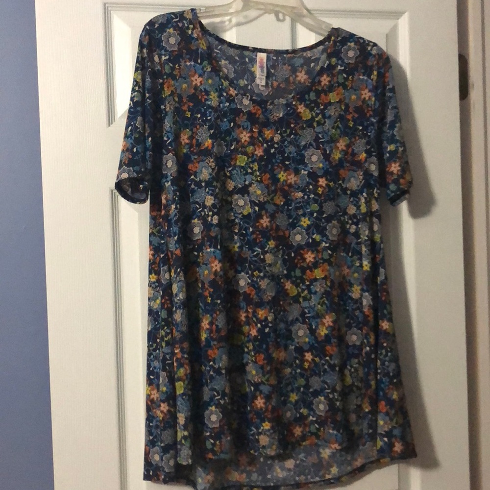 Lularoe Classic Tee